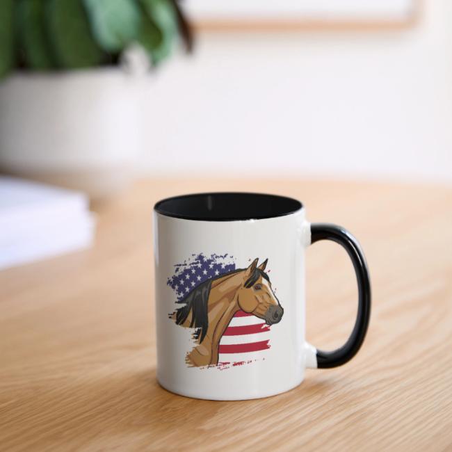 La t�te d'un cheval et le drapeaux des �tats Unis