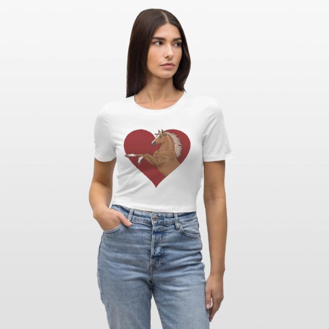 Un cheval cabr� et un coeur rouge