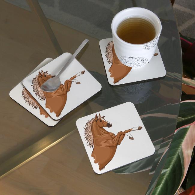 La t�te d'un cheval cabr�