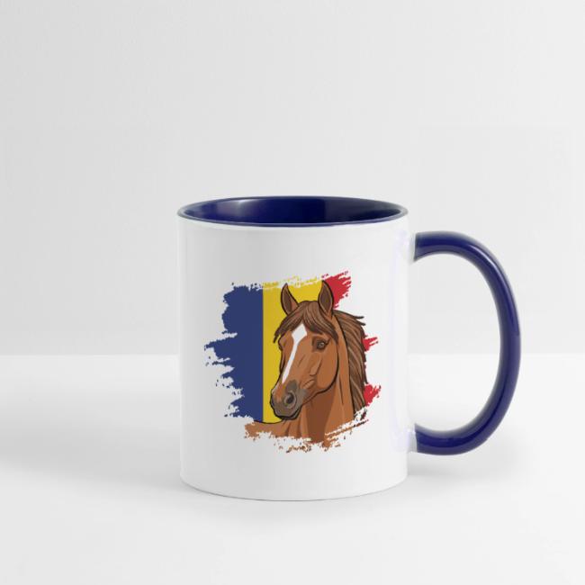 La t�te d'un cheval et le drapeau de la Roumanie