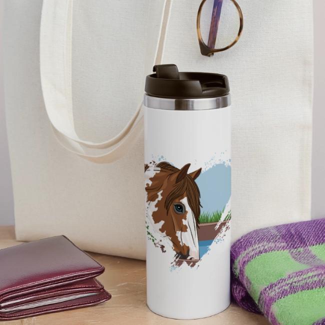 Un cheval qui boit dans un coeur d�mat�rialis�