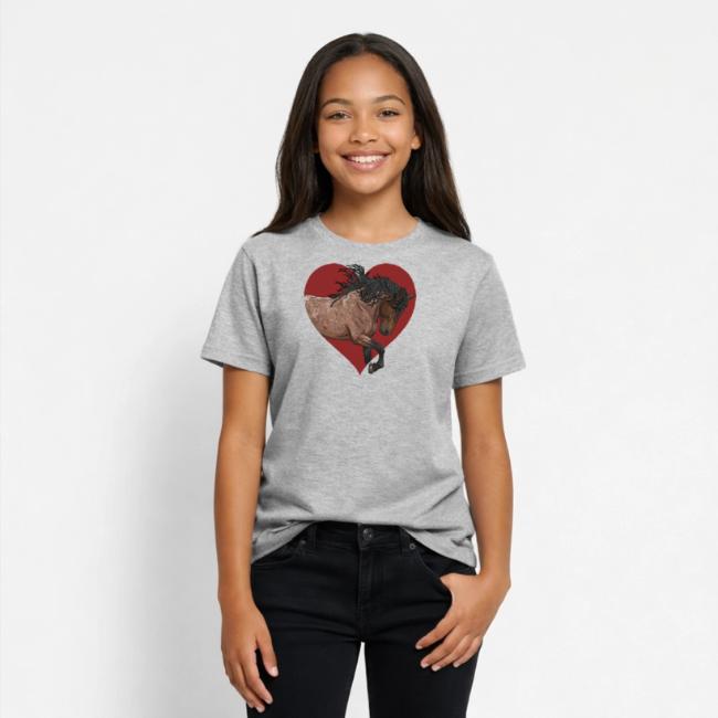 Le cheval Barbe Espagnol et un coeur rouge