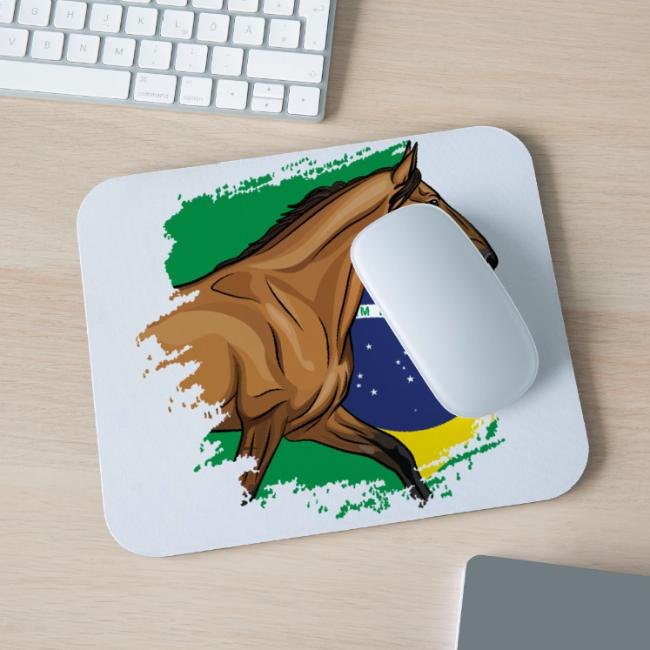 Un cheval Campolina et le drapeau du Br�sil